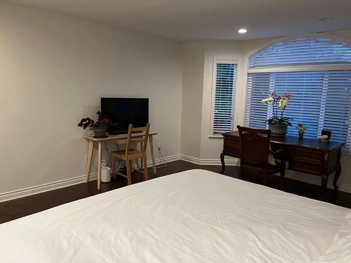温西豪宅，商务套房，独立卫生间 Homestay Vancouver